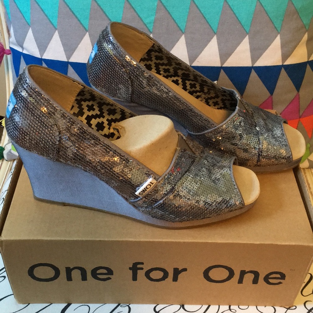 Tom's Peep Toe Heels